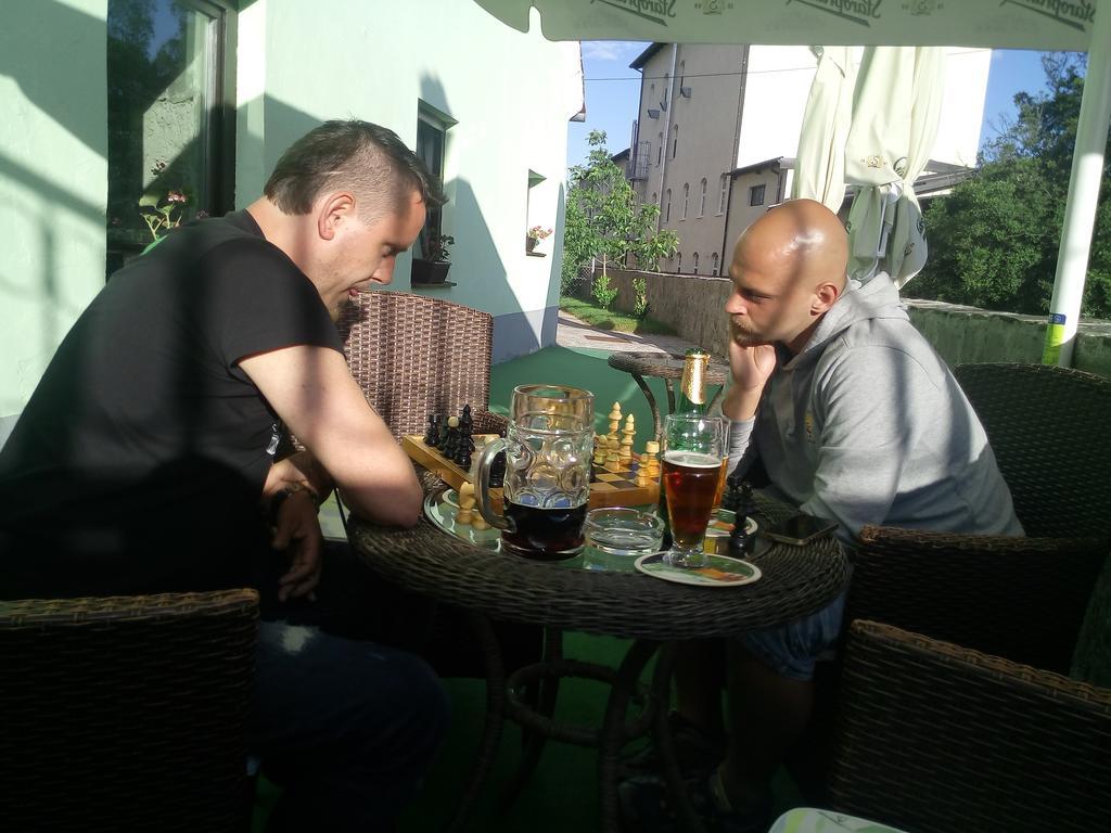 Guesthouse Veles Slovenska Bistrica Buitenkant foto