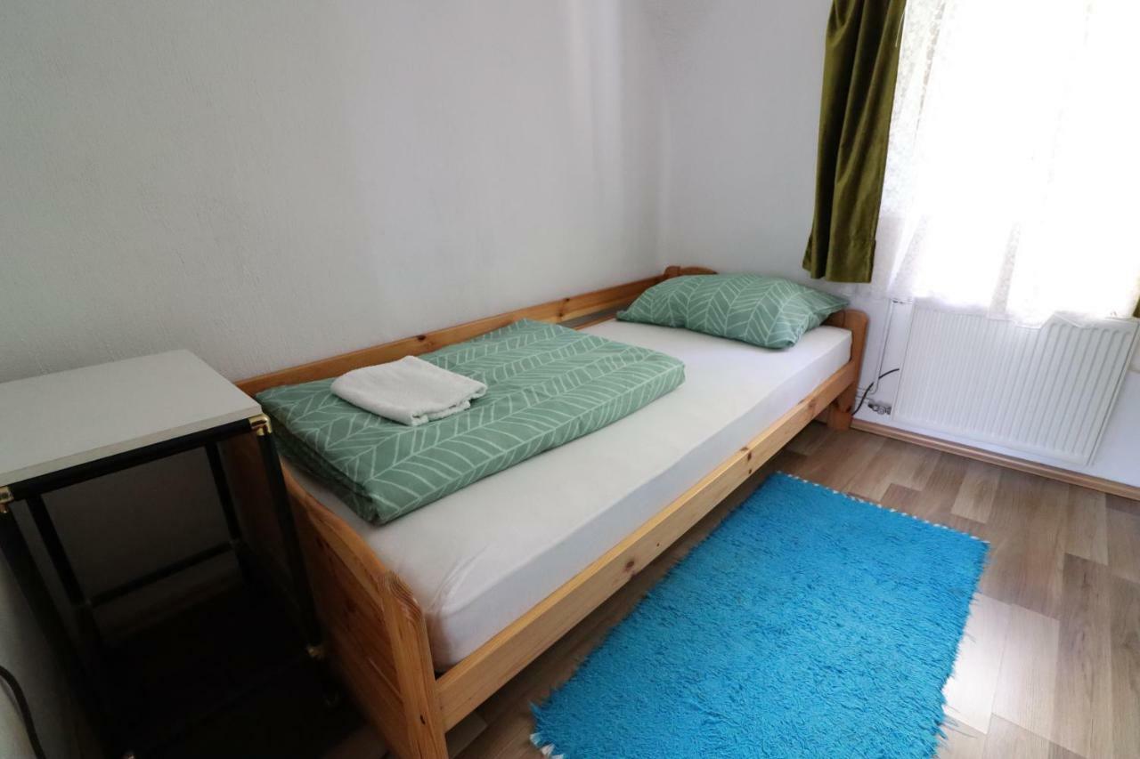 Guesthouse Veles Slovenska Bistrica Buitenkant foto