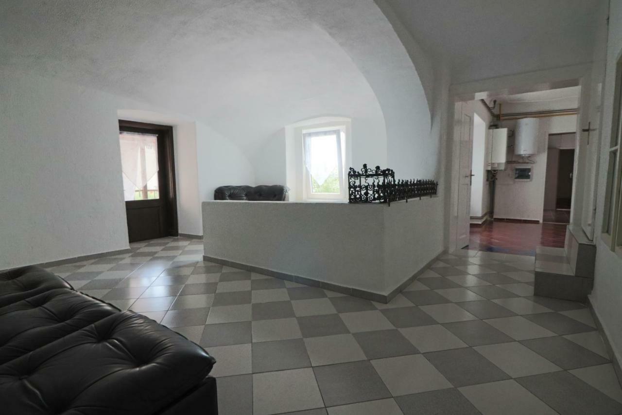 Guesthouse Veles Slovenska Bistrica Buitenkant foto